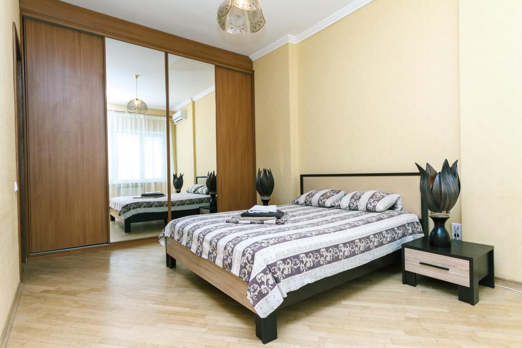 Apartment On Khreshchatyk Κίεβο Εξωτερικό φωτογραφία